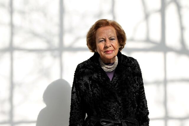 Maria Barroso: O mundo inteiro está nas mãos do Deus mercado