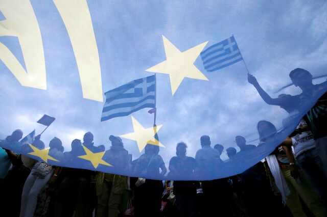 Europa condiciona terceiro resgate a resultado do referendo