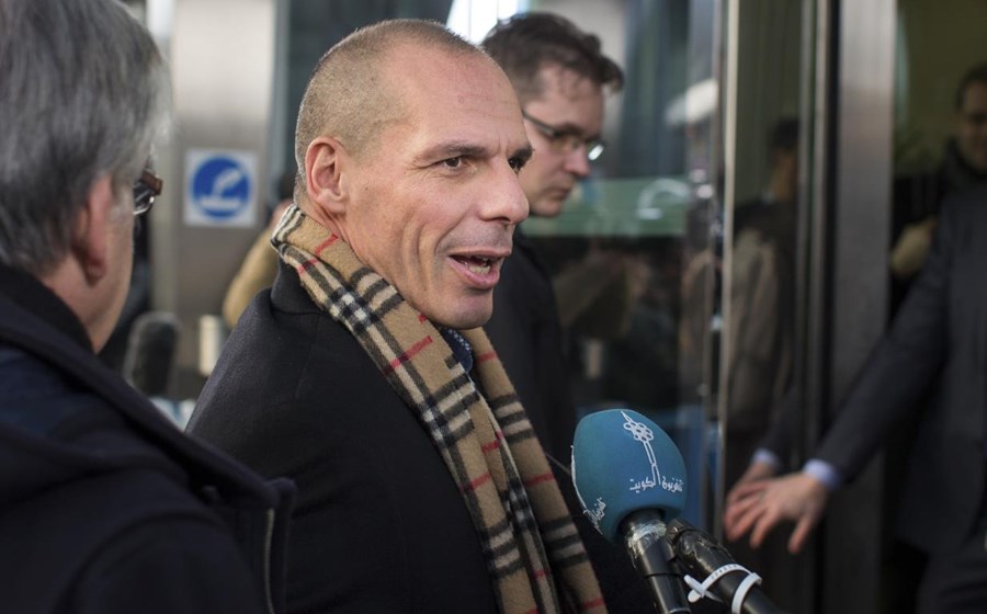 20 de Fevereiro – Varoufakis  após acordo no Eurogrupo para estender financiamento por quatro meses

“Conseguimos evitar uma sequência de muitos anos de sufoco de excedentes primários. Evitámos medidas recessivas que estavam previstas no acordo anterior. Provámos que um país afogado em dívida pode ter democracia”.
