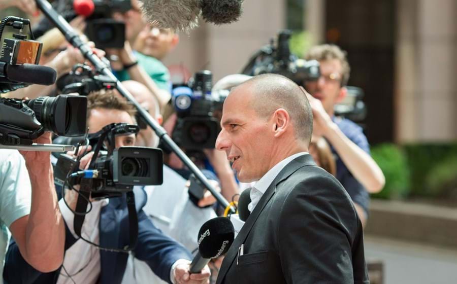 24 de Abril – Varoufakis após um Eurogrupo em que foi alvo de fortes críticas dos outros ministros das Finanças.

'Vai ser difícil mas vai acontecer [acordo] e rapidamente porque é a única opção que temos'.
