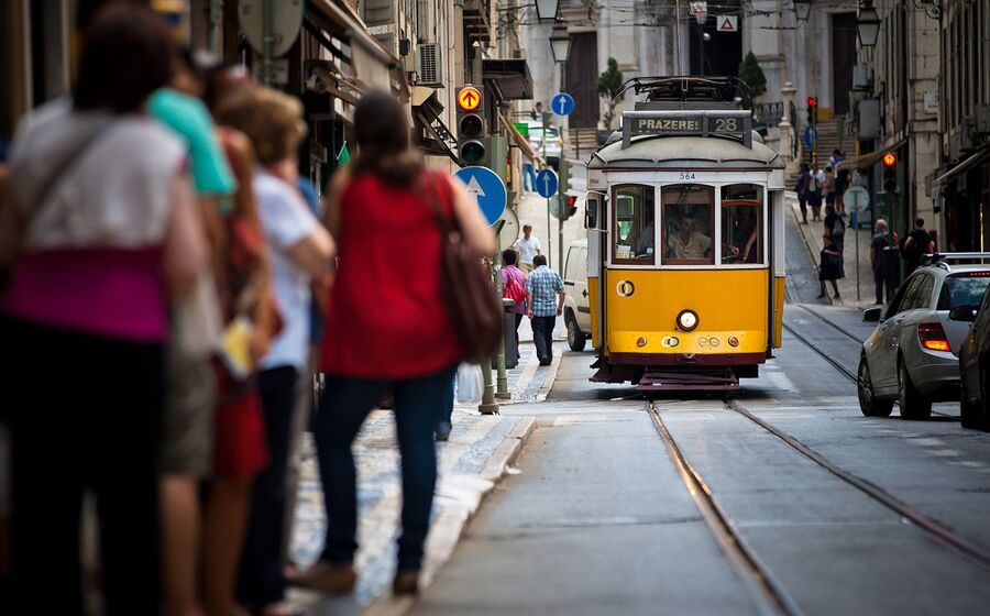 Lisboa pessoas electrico baixa 