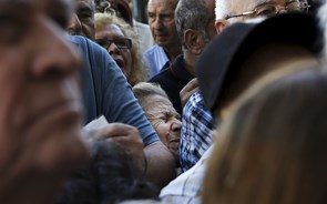 Reformados protestam em Atenas. Segunda greve geral está a caminho