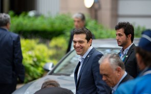 'Não se vão arrepender', diz Tsipras ao apelar ao investimento na Grécia