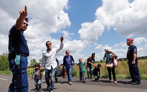 Alemanha espera 10.000 refugiados este domingo, depois dos 7.000 de sábado