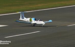E-Fan All-Electric Plane Makes History