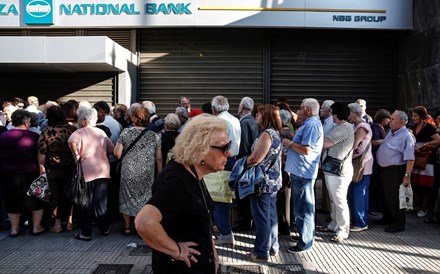 Depois da fuga, regressaram mil milhões de depósitos à banca grega