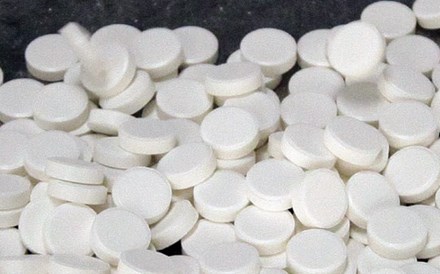 Suspensos medicamentos com paracetamol de libertação prolongada