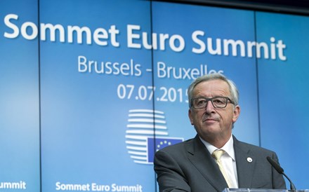 Juncker: “Se não tivesse lutado pela manutenção da Grécia, a Zona Euro teria decaído”