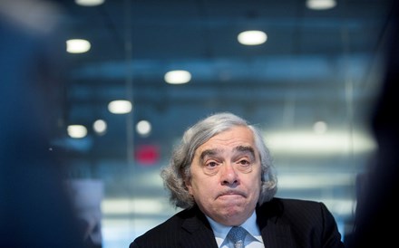 Ernest Moniz: “Liderança na Europa vai ser crucial” no acordo com o Irão