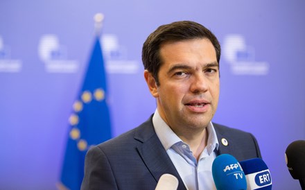 Bolsa grega sobe 3% a beneficiar da banca e declarações de Dijsselbloem