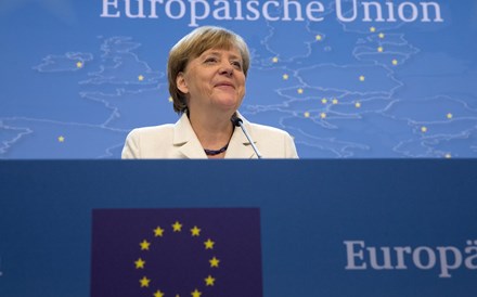 Merkel: Grécia enfrentaria 'caos e violência' se saísse do euro