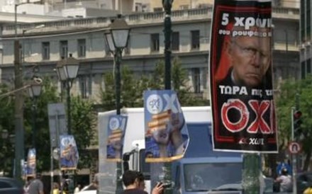 Jornalista do Negócios conta os dias quentes em Atenas