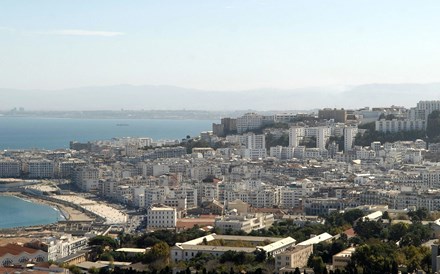 Argélia ameaça rescindir contrato de exportação de gás com Espanha 