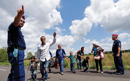 Alemanha espera 10.000 refugiados este domingo, depois dos 7.000 de sábado