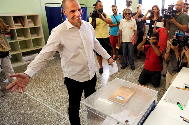 Varoufakis a votar: Este “é um momento sagrado” 
