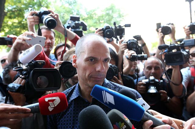 Varoufakis demite-se para facilitar negociações no Eurogrupo