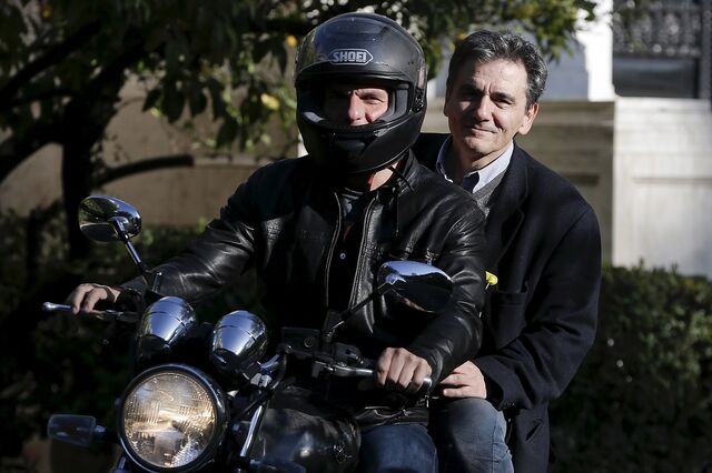 Tsakalotos deverá continuar a ser o ministro das Finanças grego