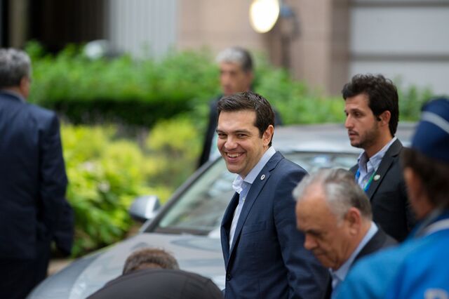 'Não se vão arrepender', diz Tsipras ao apelar ao investimento na Grécia