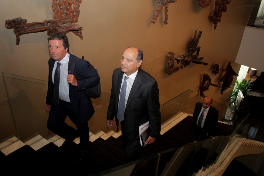 Luís Palha da Silva, na primeira assembleia-geral como presidente da Pharol, chega acompanhado do advogado André Luiz Gomes.