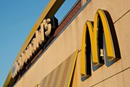 10. McDonald's - a empresa dos arcos dourados cai duas posições e está quase fora do top 10, a valer 97.723 milhões de dólares