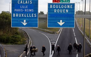 Perceba a crise migratória clandestina em Calais