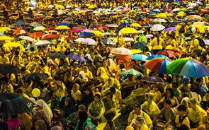 Fotogaleria: Malásia vestiu-se de amarelo para pedir demissão do chefe do Governo