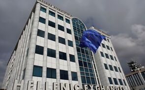 Bolsa de Atenas segue de vento em popa, impulsionada pelo setor financeiro.