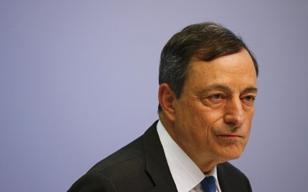 Mario Draghi elogia Fed e prevê que políticas monetárias divergentes se mantenham 