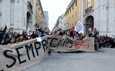 Precários Inflexíveis critica 'falta de empenho' do Governo e 'pressões das chefias'