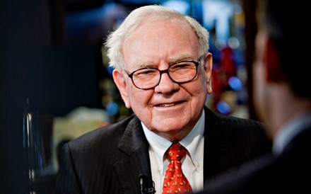 Buffett entra no jogo das grandes fusões e aquisições