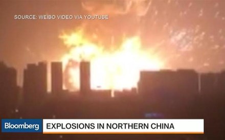 Sobe para 17 número de vítimas mortais da explosão em Tianjin