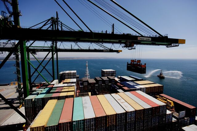 Crescimento da economia nacional deverá abrandar para 2,2% este ano