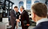 As imagens do confronto entre Passos e Costa