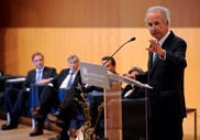 Ilídio Pinho discursa no lançamento da sua biografia.