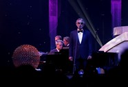 Andrea Bocelli e David Foster numa das actuações da noite