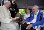 Papa Francisco recebido por Fidel Castro.