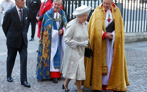 Marido da Rainha de Inglaterra deixa de desempenhar funções reais