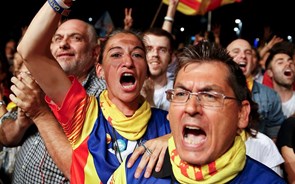 Catalunha: Forças independentistas conseguem maioria dos assentos parlamentares