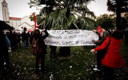 Excedentários ganham pouco mais do que o salário mínimo