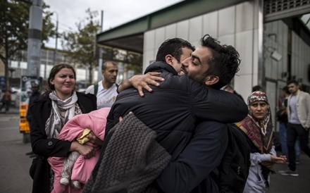 Parlamento da Dinamarca avança com 'confisco' de bens aos refugiados