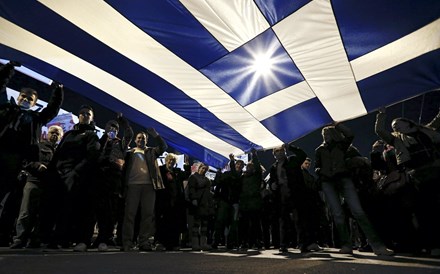 Juros da dívida grega atingem novo mínimo histórico
