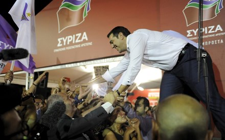 Tsipras: Entendimento permite 'virar a página' após seis anos de crise  