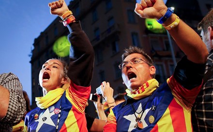 Independentistas da Catalunha festejam vitória nas eleições