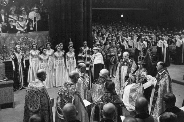 Isabel II está no trono há 65 anos