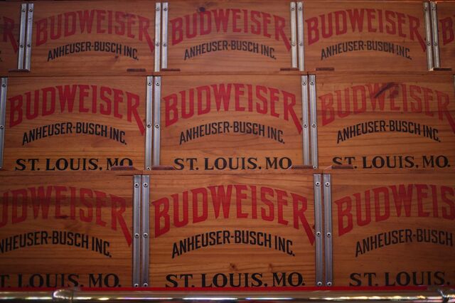 Donos da Budweiser pedem aos accionistas da SABMiller para não deixar escapar fusão