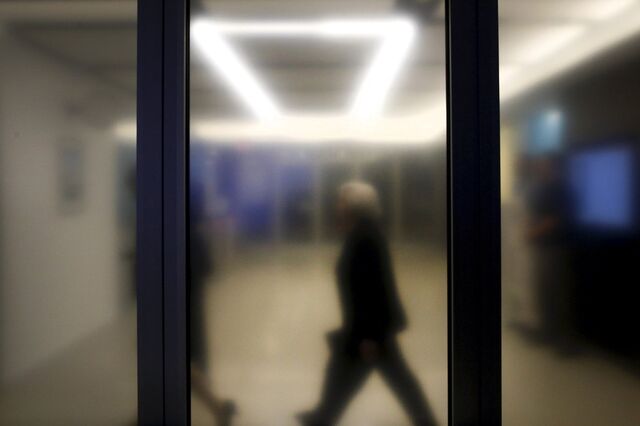 Fed quer mais tempo  e mais sinais da economia