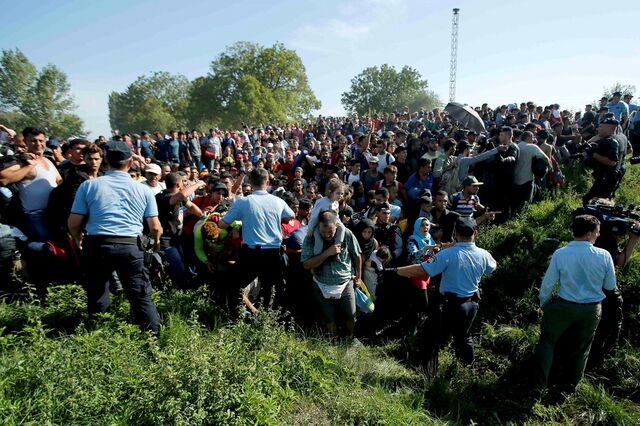 Macedónia vai entregar um milhar de migrantes à Grécia