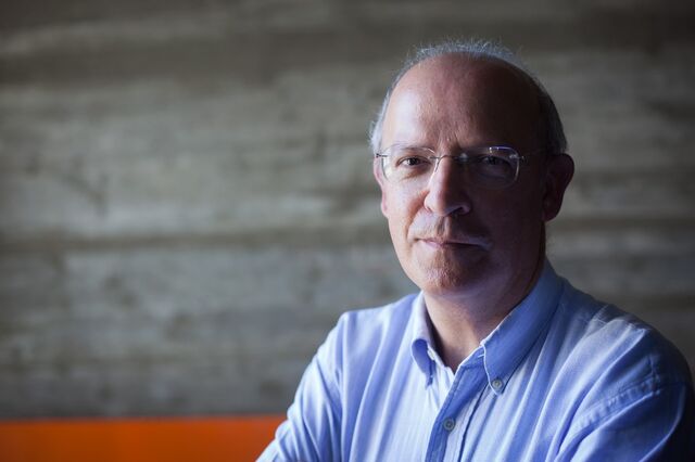 Santos Silva vai chefiar a diplomacia política e económica