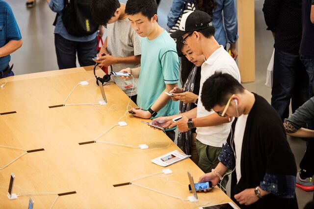 O que acontece aos novos iPhones se forem dobrados, caírem dentro de água ou ficarem congelados?