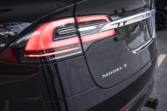Tesla lança versão 'low-cost' do SUV Model X